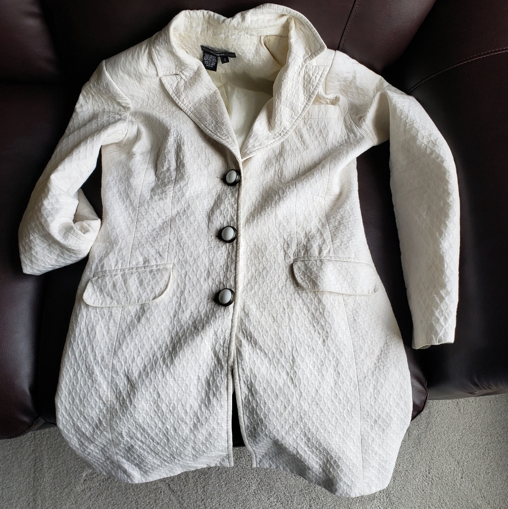 CHAPTER ONE Cream Jacket - Picture 4 of 8